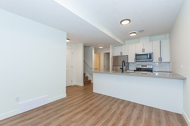 Photo - 12224-12112 112 Ave NW Unité 4B