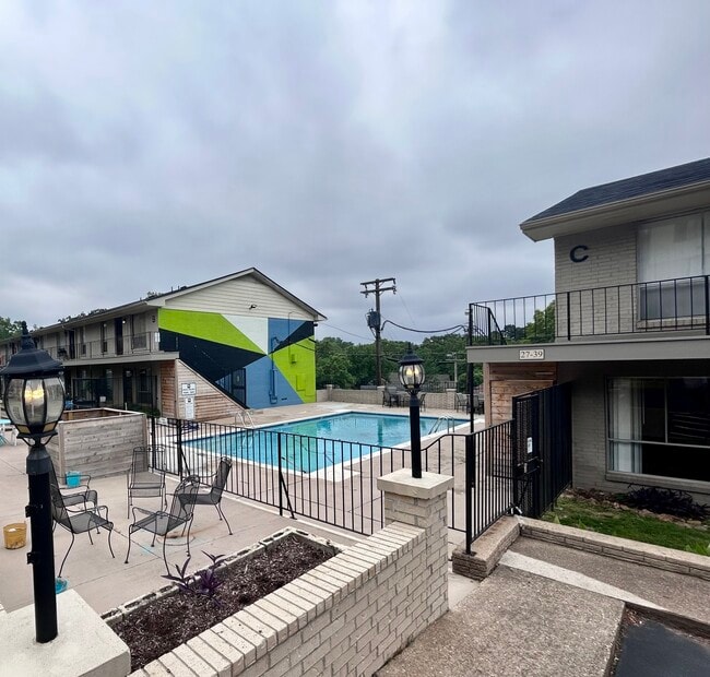 Photo - Midtown @ 7575