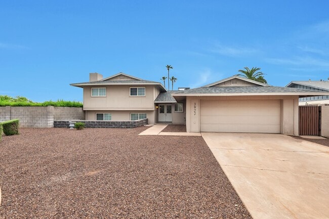 Photo - ASU 6 Bedroom! 3.5 Baths Pool!