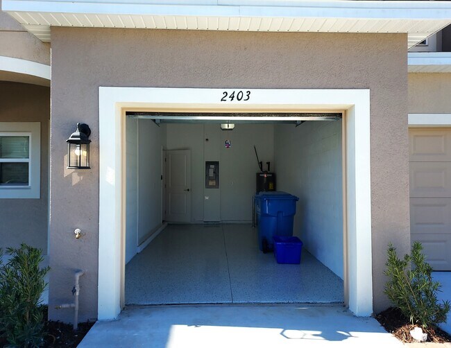 Photo - 2403 Paravane Wy Casa Adosada