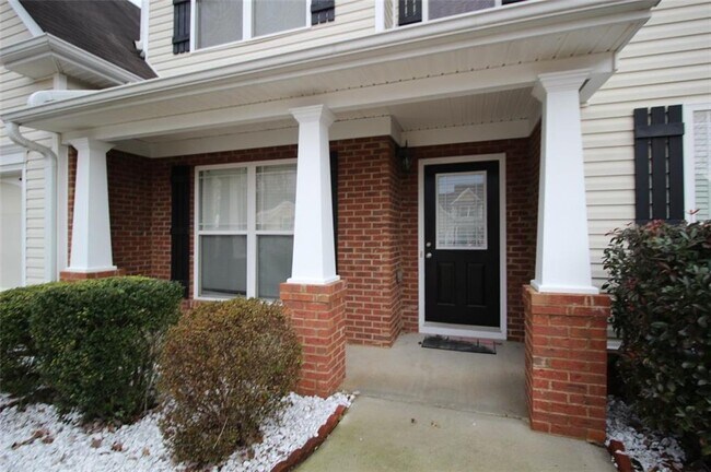 Photo - 5670 Winter Bluff Way NE