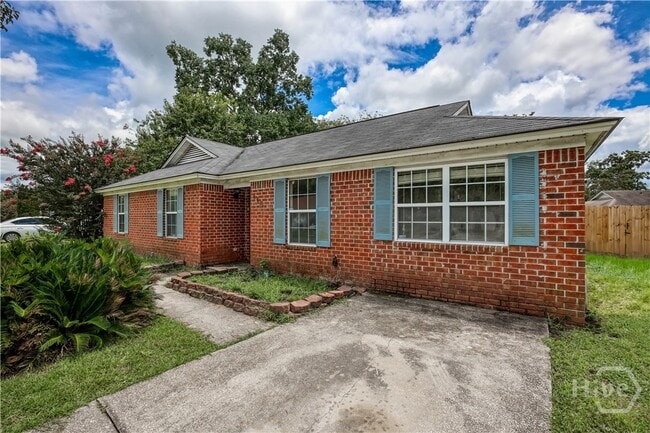 Photo - 110 Laurelwood Dr