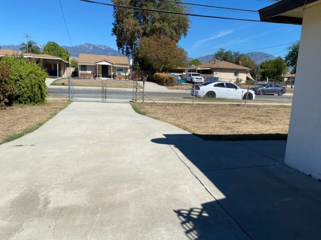 Photo - 10860 Freer St