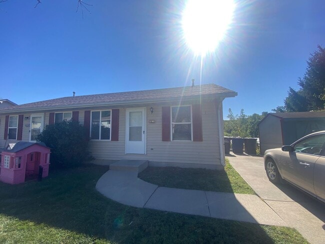 Building Photo - 3101 SE 17th St Unit 3103 SE 17th Street