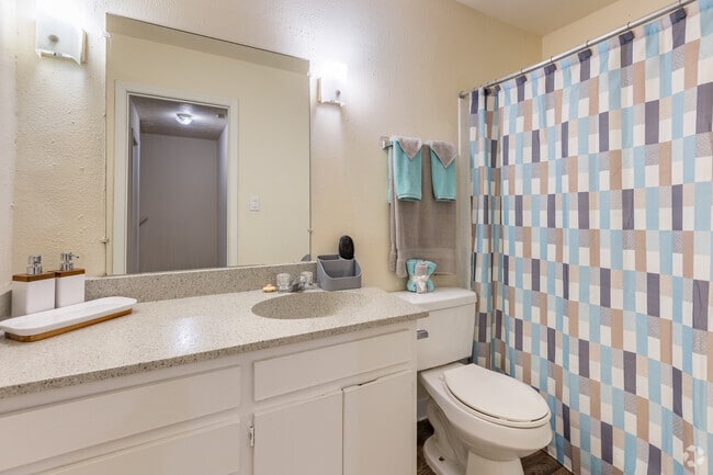 2BR, 1.5BA - 988SF