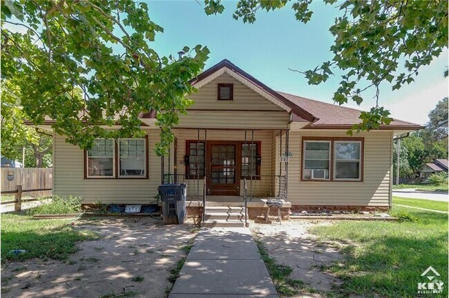 Building Photo - 856 S Millwood Ave Rental