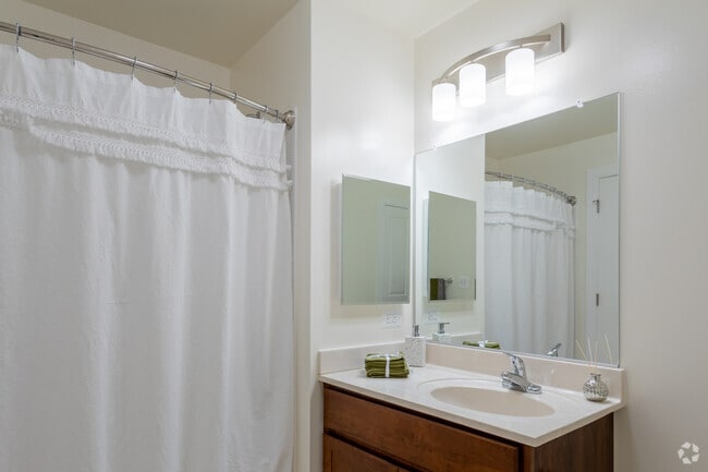 1BR, 1BA - 643SF
