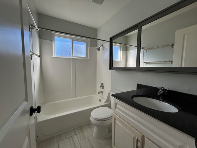 Baño - 2249 Bonar St