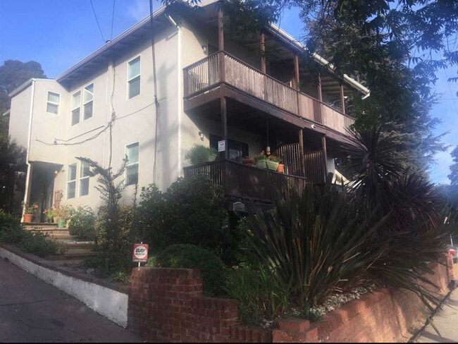Frente - 4844 Daisy St Unidad #A