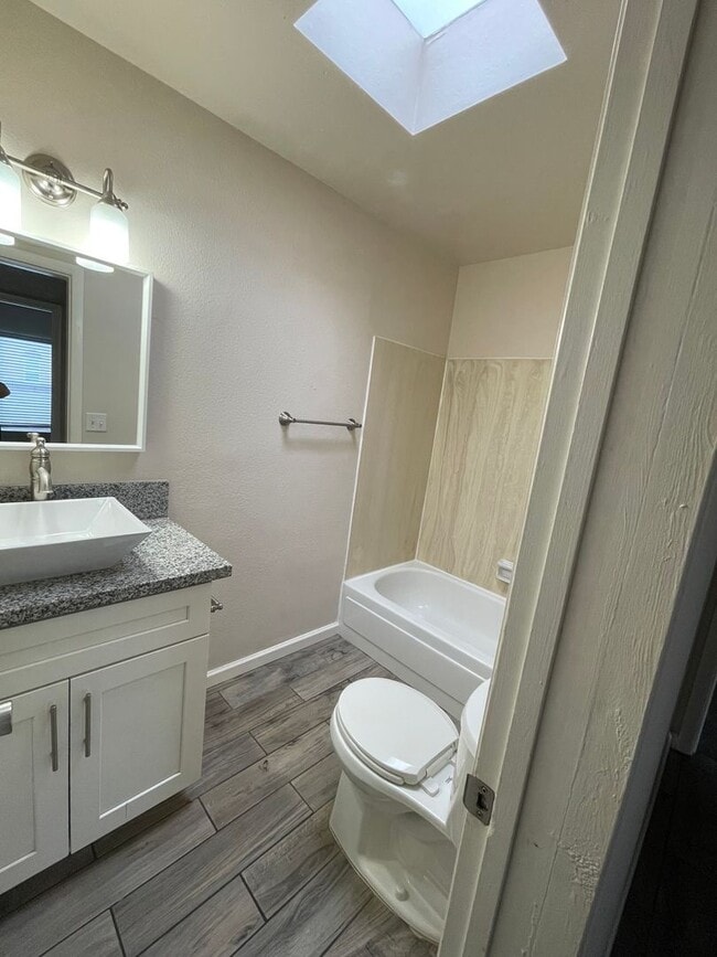Photo - Available Now! Unit 3062 Edith