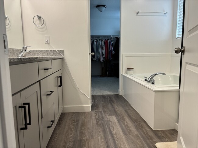 Photo - 582 W 850 S