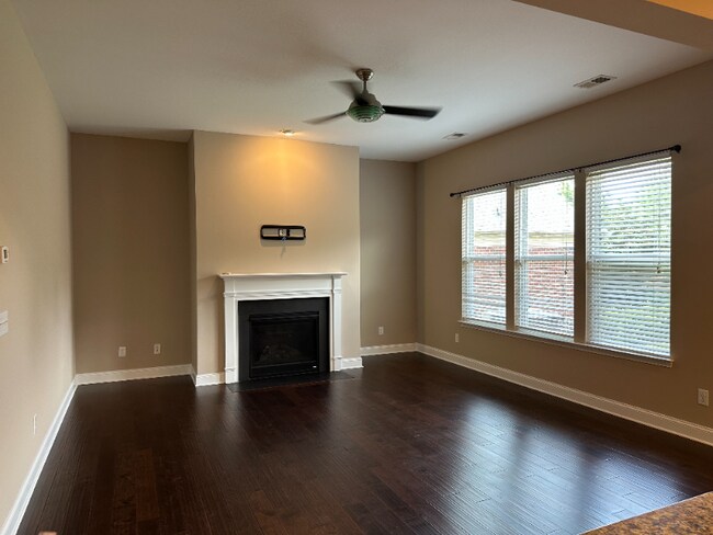 Photo - 109 Grayfox Dr House