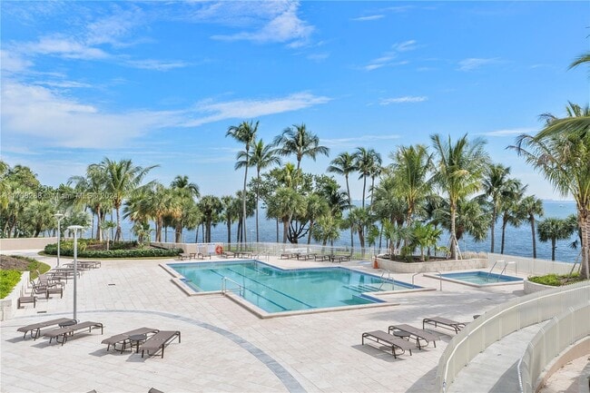 1 Grove Isle Dr Unit A310