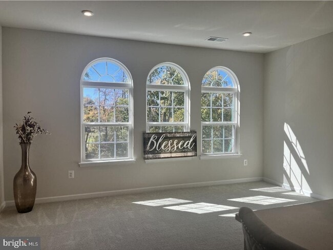 Photo - 7977 Independence Dr