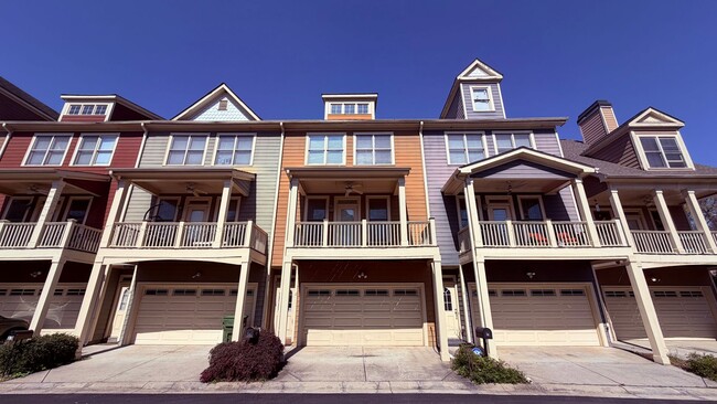 Building Photo - Perfect West Midtown Location!  4 Bedroom Townhouse, Granite, Hardwood Floors