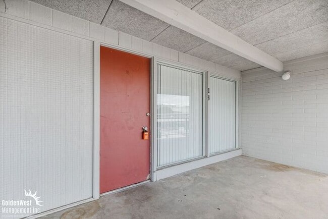 Photo - Beautifully Renovated 2Bdm 2Ba Apartment in Phoenix - MI Special