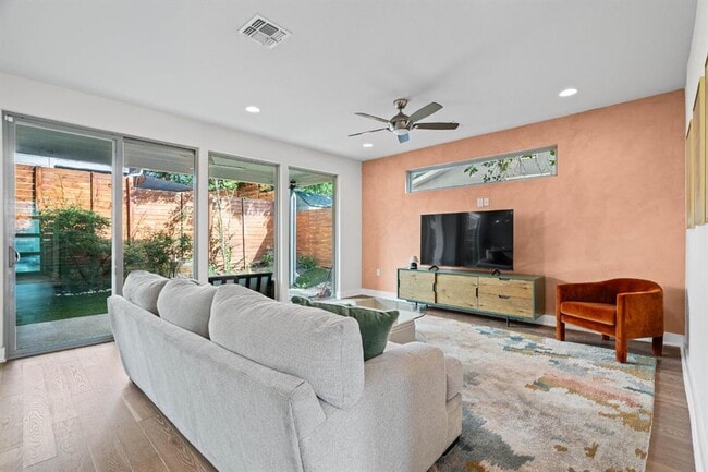 Photo - 2906 Webberville Rd