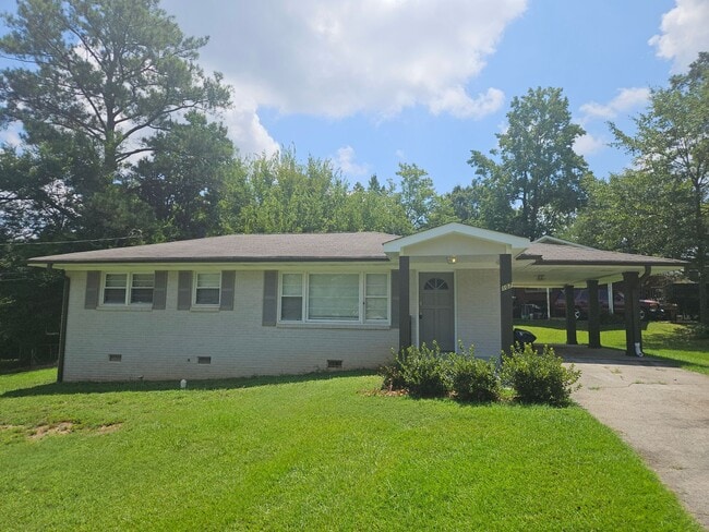 Building Photo - Renovated Marietta Brick Bungalow for Lease Rental