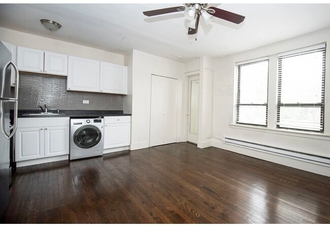 Photo - 3345 N Marshfield Ave