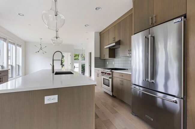 Photo - 2220 SE Lambert St