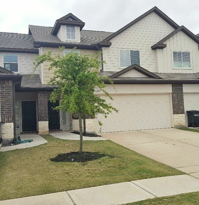 6239 Brenwood Cir