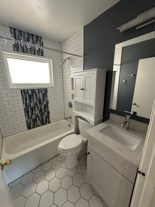 Photo - 296 Murray Hill Ave NE Unit A