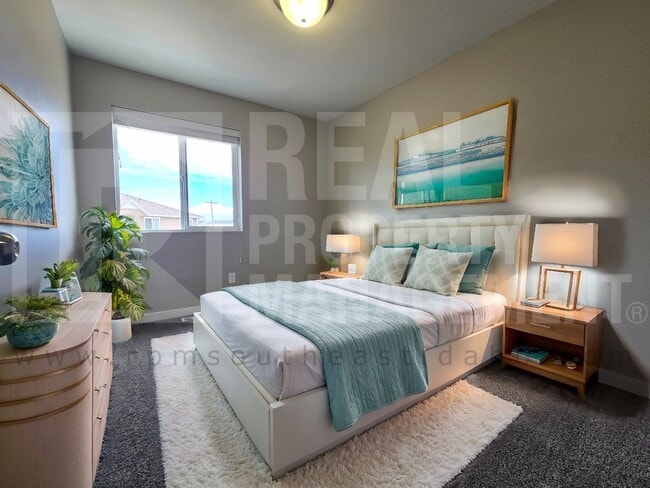 Photo - Bright & Clean 3 Bedroom, 2.5 Bathroom Tow...