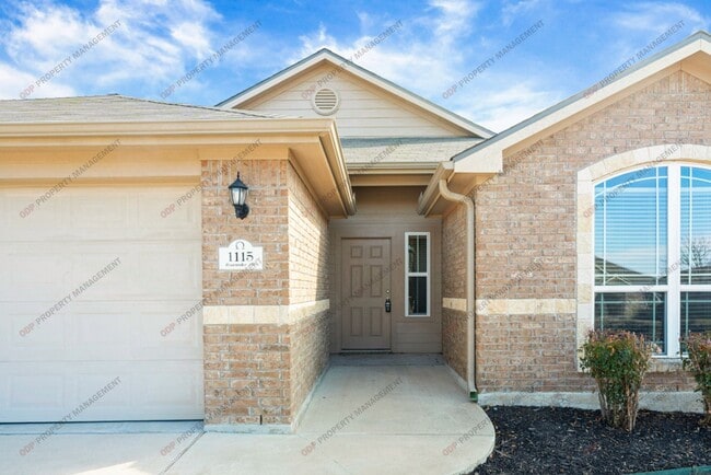 Photo - 1115 Roanoke Dr