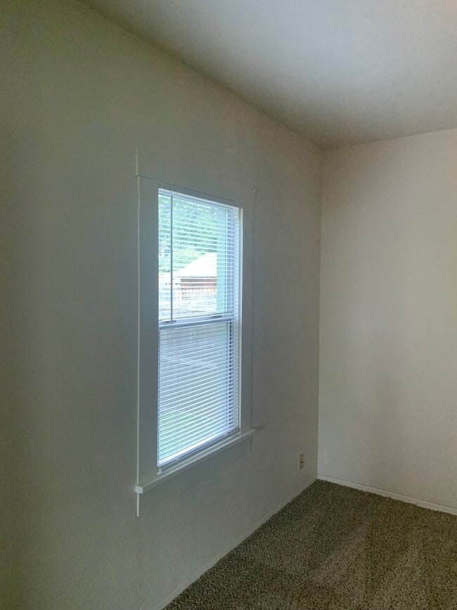 Photo - Updated Craftsman! Downtown Puyallup!