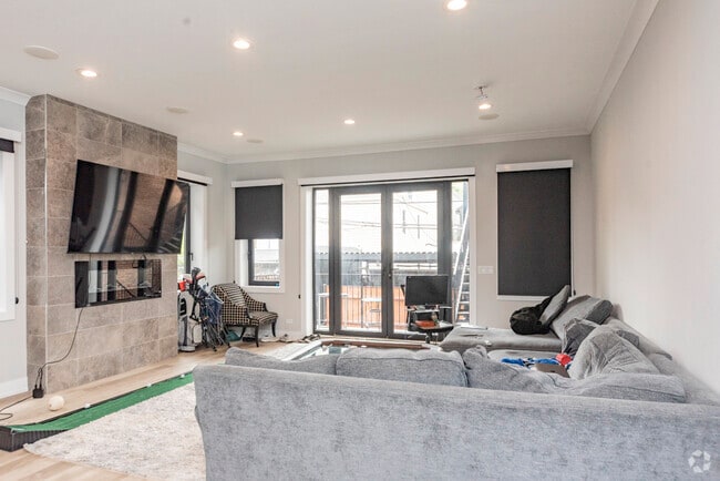 Building Photo - 1638 N Sedgwick St Unit 1 Rental