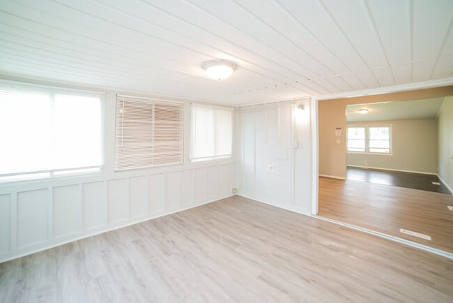 Photo - 8501 E 91 St