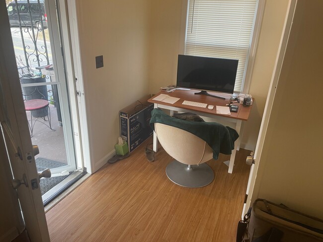 Photo - 123 Lakeview Ave Unit Apartment #2