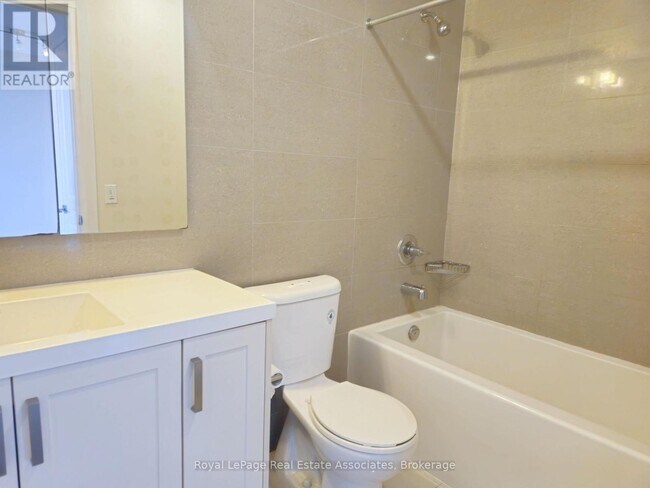 Photo - 1 Old Mill Dr Unit 807