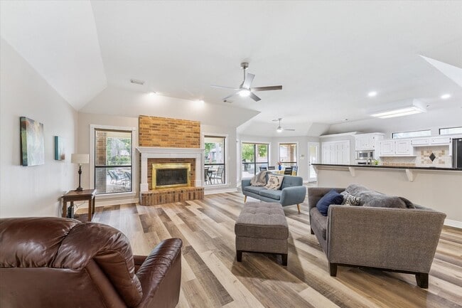 Photo - 23818 Pin Oak Dr