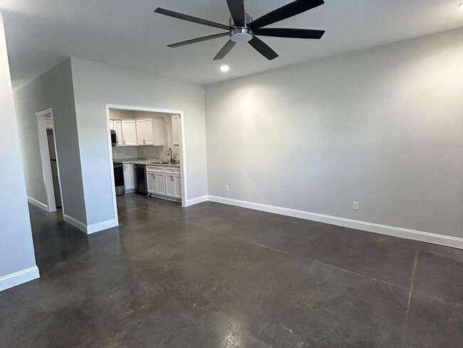 Building Photo - 5317 Nashville Rd