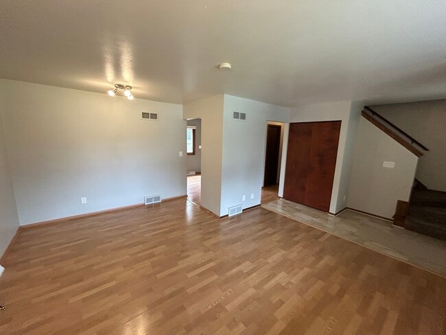 2709 Albany Ct