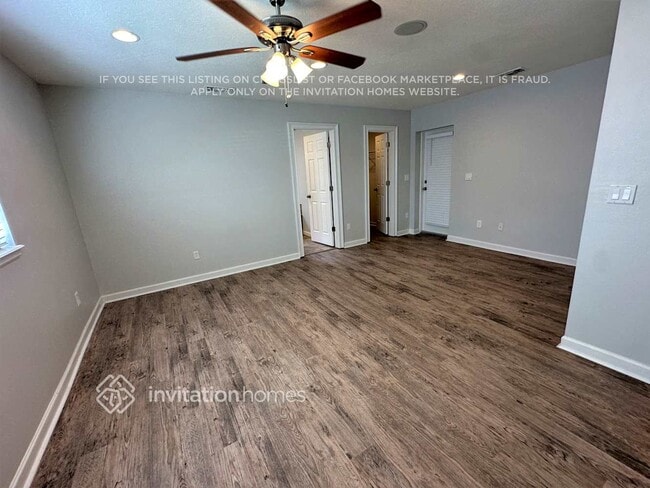 Photo - 705 Carvell Dr