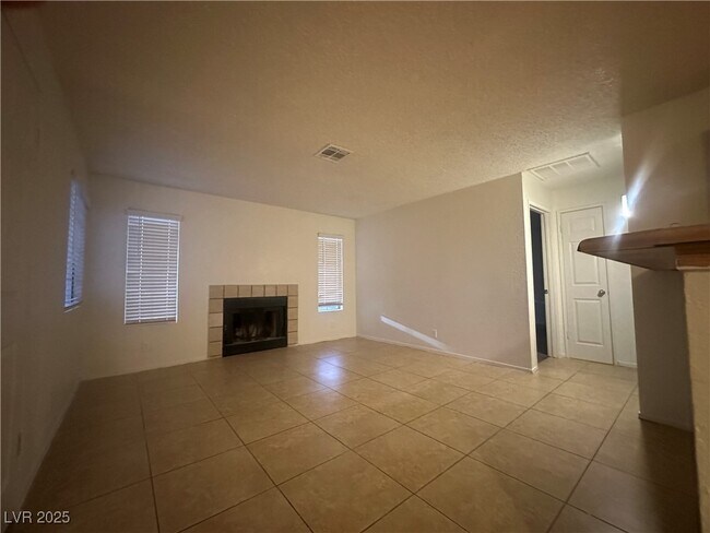 Photo - 1873 Dwarf Star Dr Unidad 245