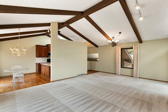 Photo - 106 Bevers Pl