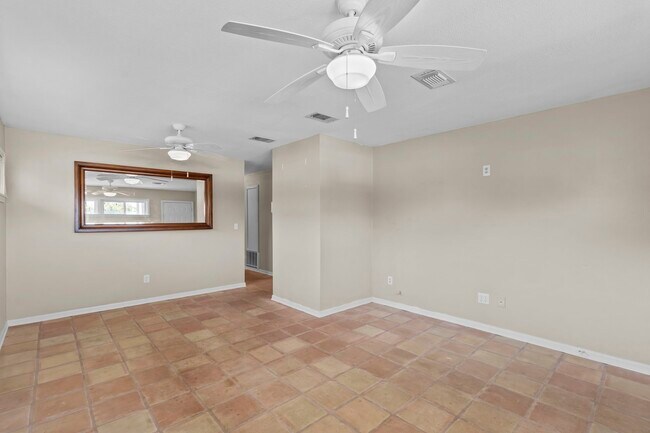 Photo - 13 Lyncrest Dr