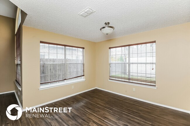 Photo - 2411 Bennington Dr