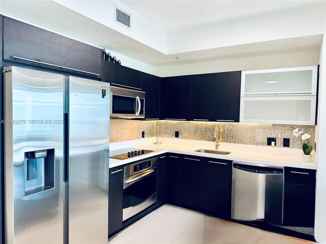 Photo - 90 SW 3rd St Unit 3902