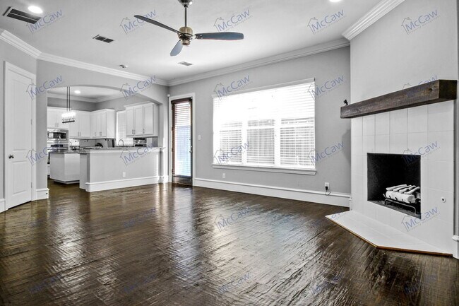 Photo - 857 N Glasgow Dr