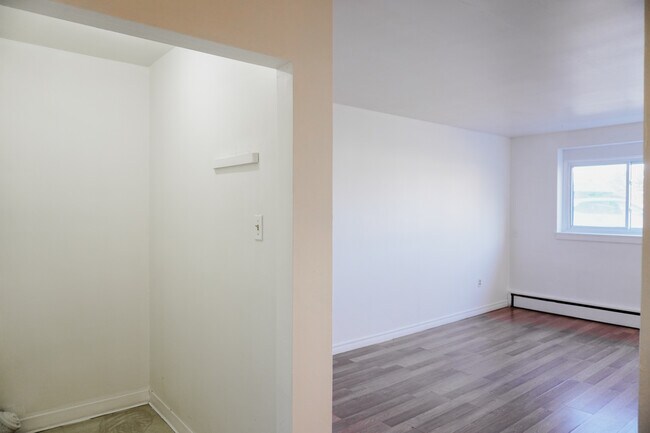 Photo - 2448 Carling Ave Unit 106