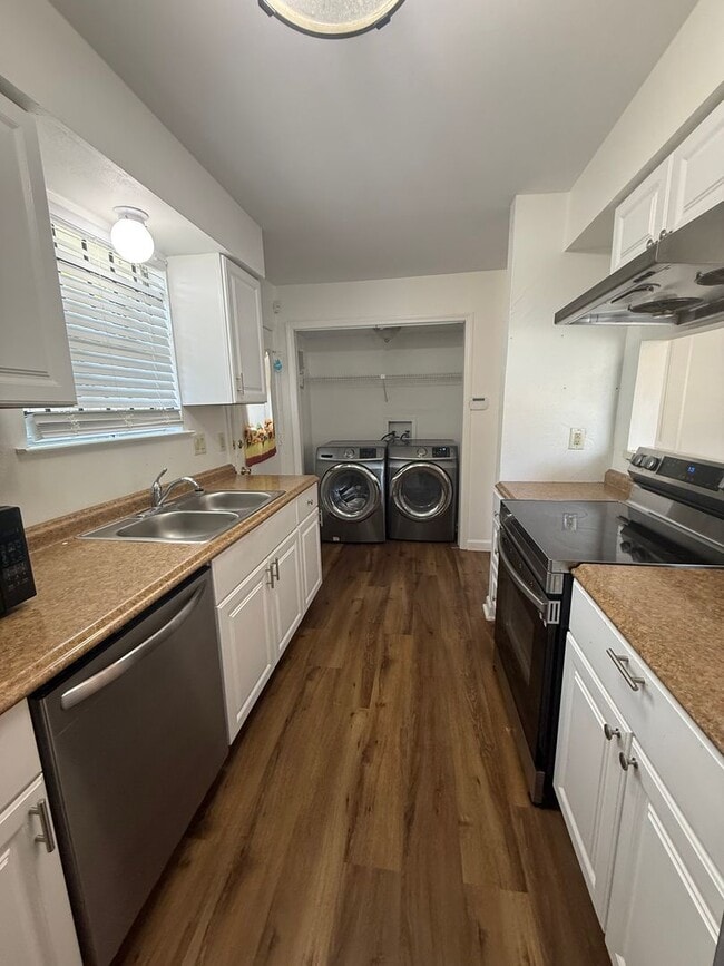 Photo - 2BD 2.5BA FURNISHED CONDO WITH WATER INCLUDED