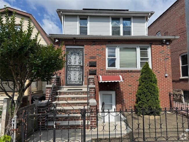 Building Photo - 1933 Hobart Ave Rental
