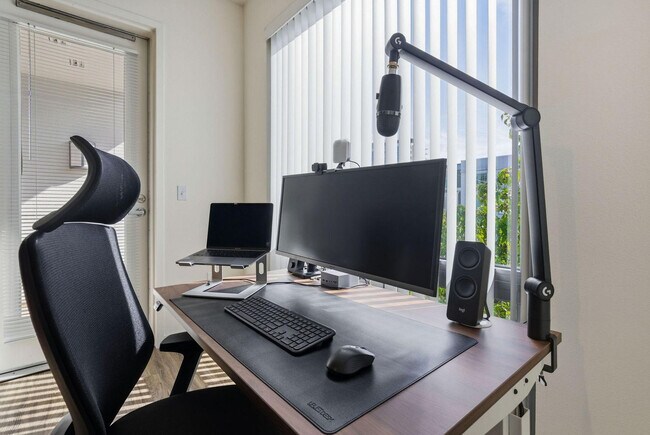 Photo - 1201 4th St Unit FL5-ID1436064P