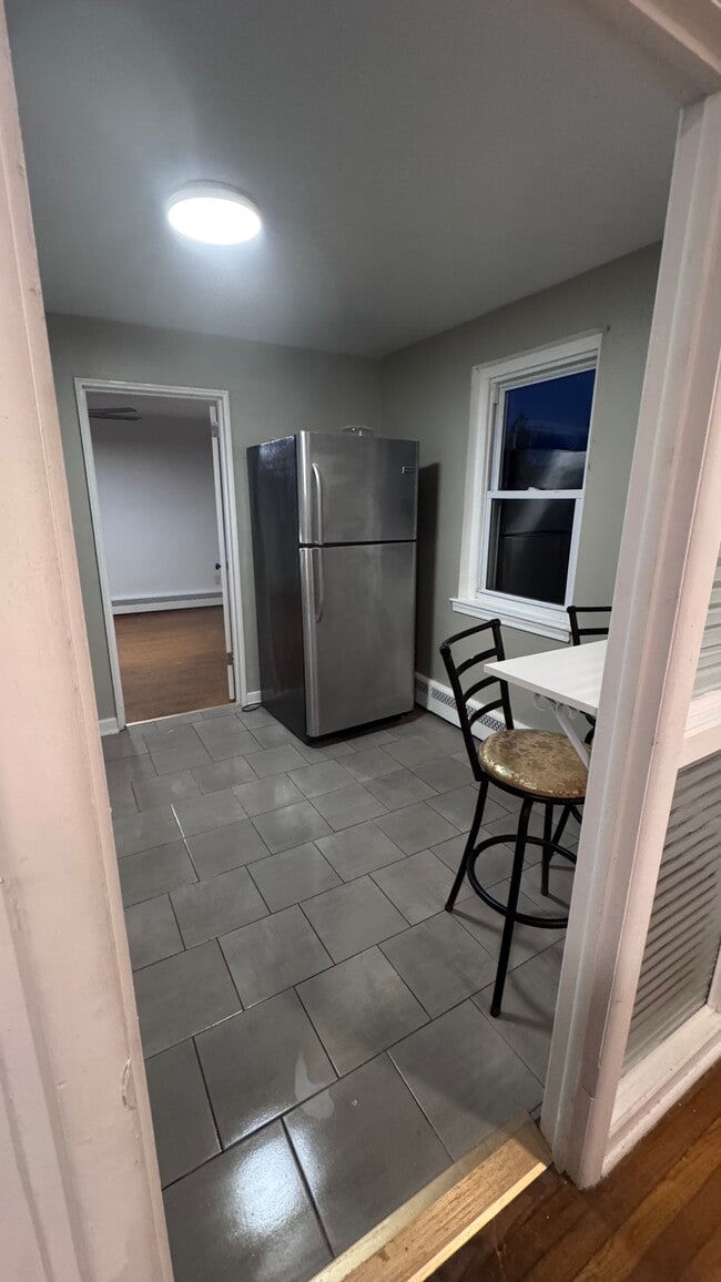 Photo - 330 Magee Ave Unidad 2