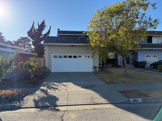 3-Bedroom Home Near Kennedy High School - 3-Bedroom Home Near Kennedy High School