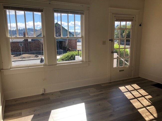 Photo - 2078 Unit 887